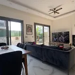 别墅 5 Km To Alacati, Luxury With Garden And Pool Çeşme