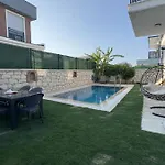 5 Km To Alacati, Luxury With Garden And Pool * Çeşme