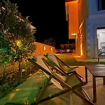 5 Km To Alacati, Luxury With Garden And Pool 别墅