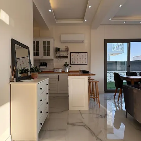 5 Km To Alacati, Luxury With Garden And Pool فيلة Çeşme