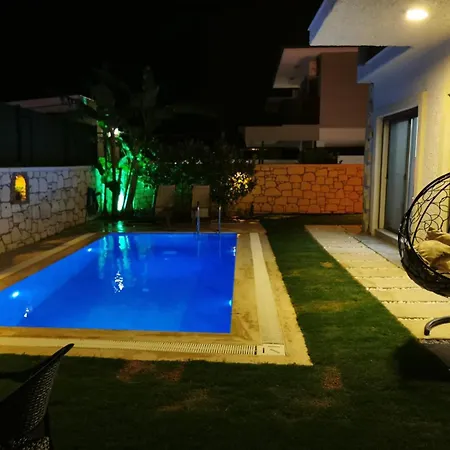 فيلة 5 Km To Alacati, Luxury With Garden And Pool Çeşme