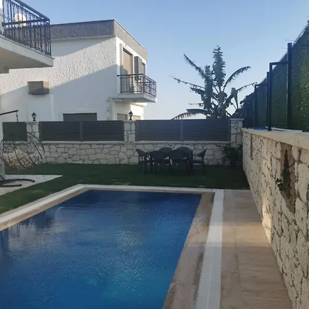 5 Km To Alacati, Luxury With Garden And Pool Villa *