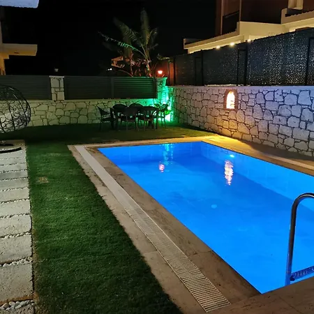 5 Km To Alacati, Luxury With Garden And Pool Çeşme