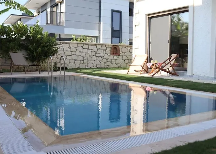 5 Km To Alacati, Luxury With Garden And Pool Villa Çeşme