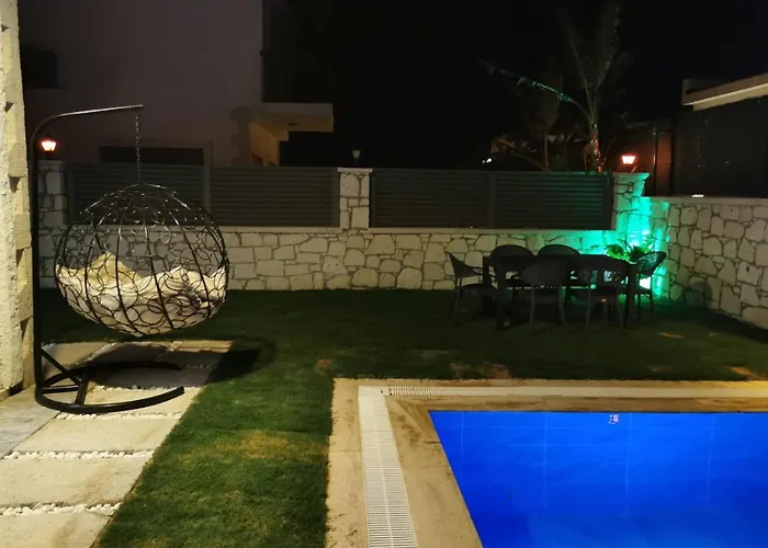 Villa 5 Km To Alacati, Luxury With Garden And Pool